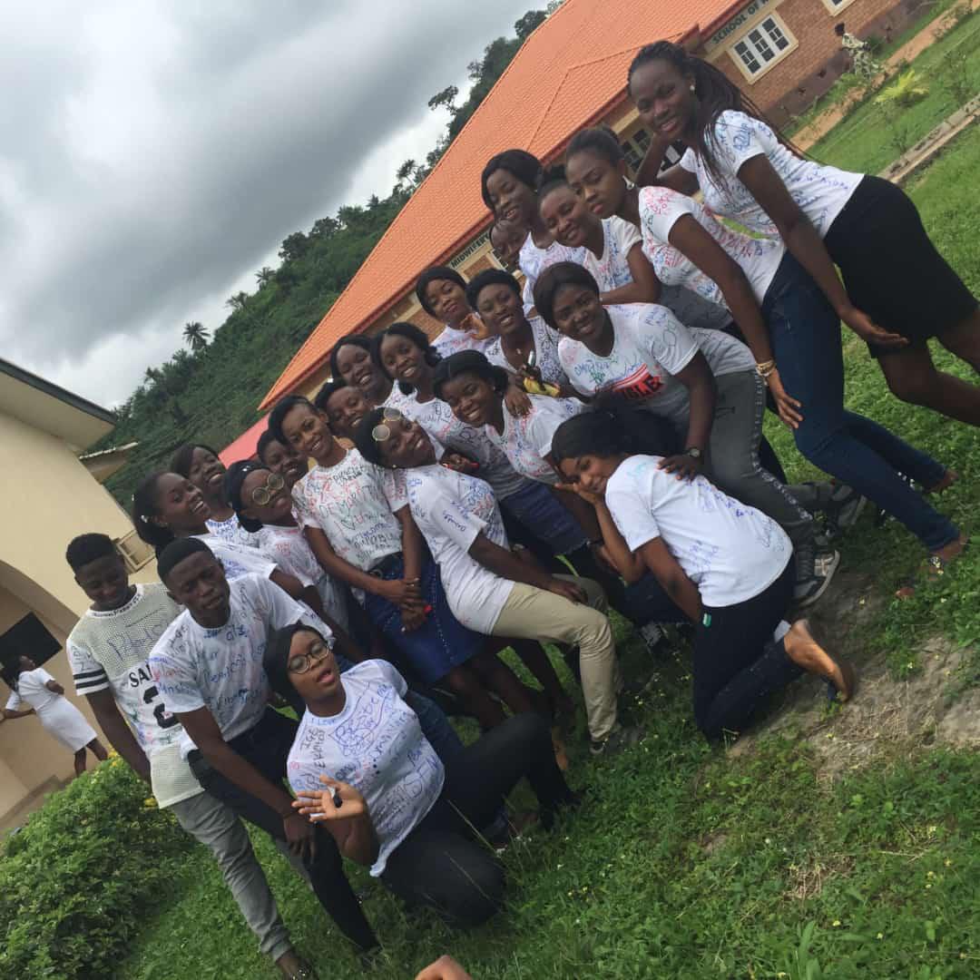 Set 2016 Group Picture 3 (Sign Out)